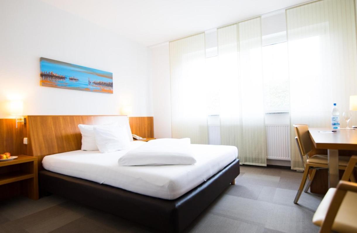 Hotel Darstein Altrip Exterior photo